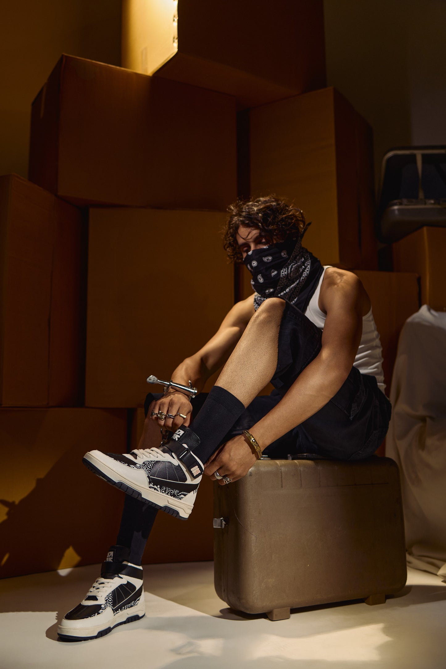 40 Convicts Mid Top Sneakers